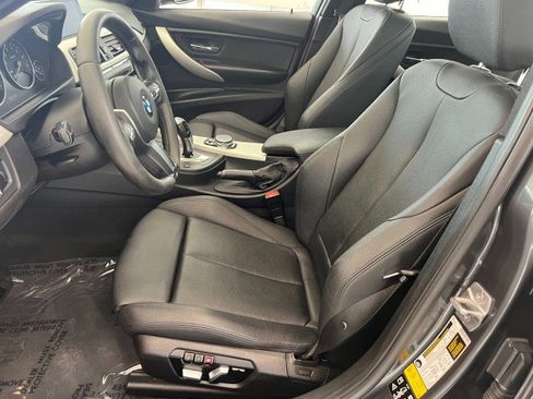 Used 2016 BMW 320i xDrive Sedan AWD/4WD image 9