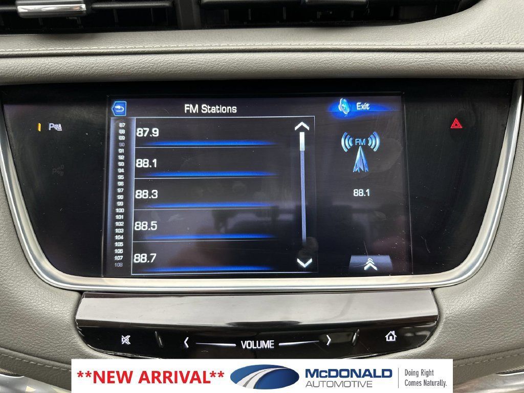 Used 2017 Cadillac XT5 Luxury w/ Driver Awareness Package AWD/4WD image 16