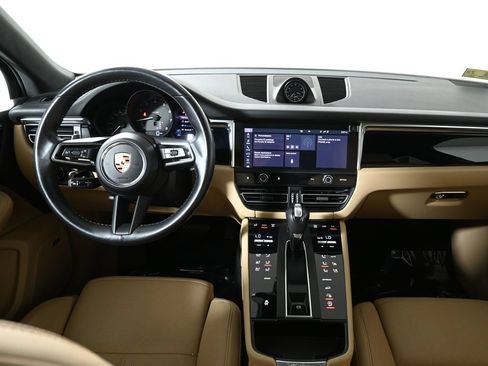 Used 2023 Porsche Macan AWD/4WD image 16