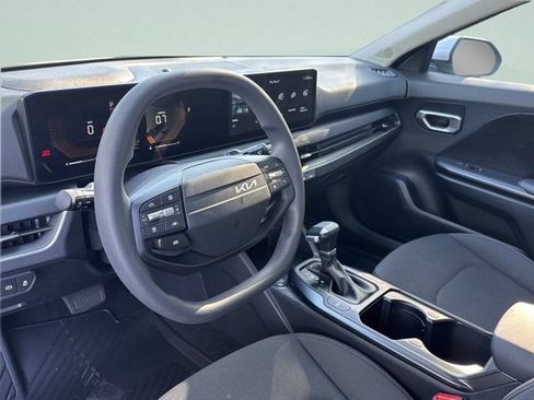 New 2026 Kia K4 FWD image 18