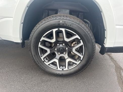 Used 2025 RAM 1500 Laramie image 22