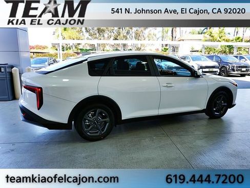 New 2026 Kia K4 LXS image 9