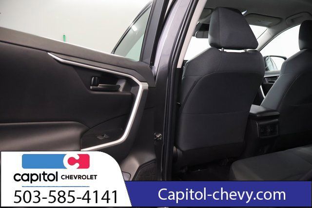 Used 2022 Toyota RAV4 LE AWD/4WD image 26
