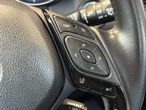 Certified 2021 Toyota C-HR XLE FWD image 31