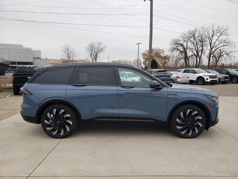 New 2026 Lincoln Nautilus Reserve w/ Jet Appearance Package image 10