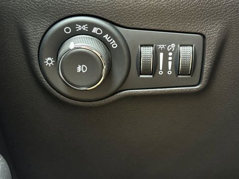 Used 2025 Jeep Compass Latitude w/ Altitude Special Edition image 30