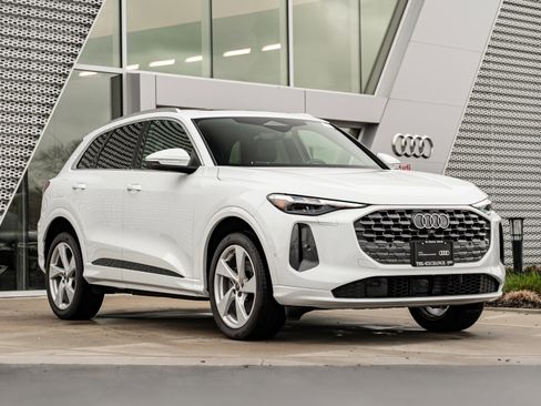 Certified 2025 Audi Q5 Premium w/ Premium Plus AWD/4WD image 1