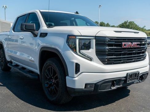 Used 2025 GMC Sierra 1500 Elevation AWD/4WD image 4