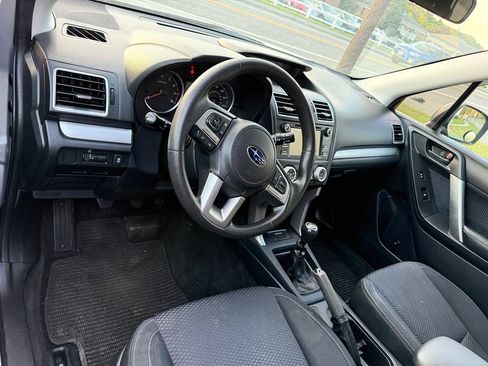 Used 2018 Subaru Forester 2.5i AWD/4WD image 9