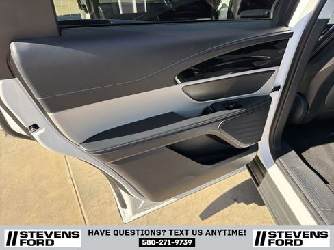 Used 2024 Lincoln Nautilus Premier image 39