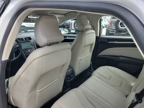 Used 2018 Ford Fusion Titanium image 22