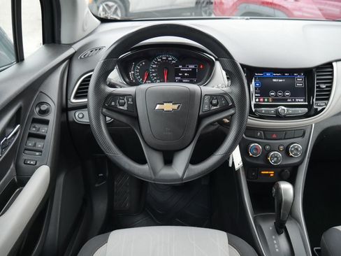 Used 2020 Chevrolet Trax LT FWD image 35