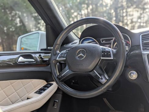 Used 2015 Mercedes-Benz ML 350 RWD 4dr ML 350 image 19