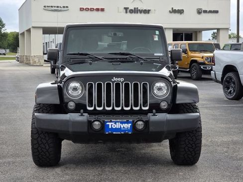 Used 2018 Jeep Wrangler Unlimited Sahara w/ Max Tow Package AWD/4WD image 3
