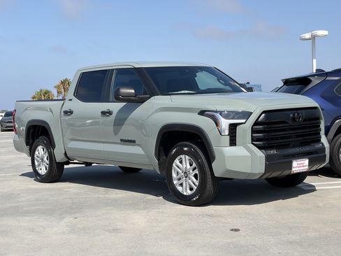 Used 2025 Toyota Tundra SR5 AWD/4WD image 2