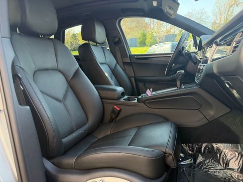 Certified 2026 Porsche Macan image 22