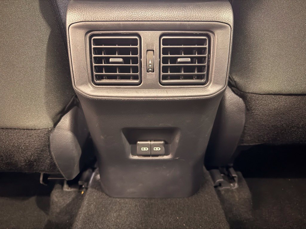 Used 2025 Toyota RAV4 XLE FWD image 33