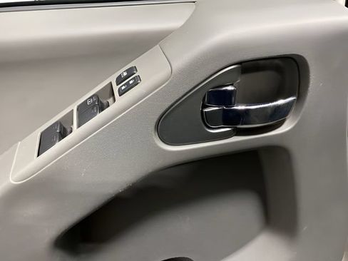 Used 2021 Nissan Frontier SV w/ Midnight Edition Floor Mats AWD/4WD image 10