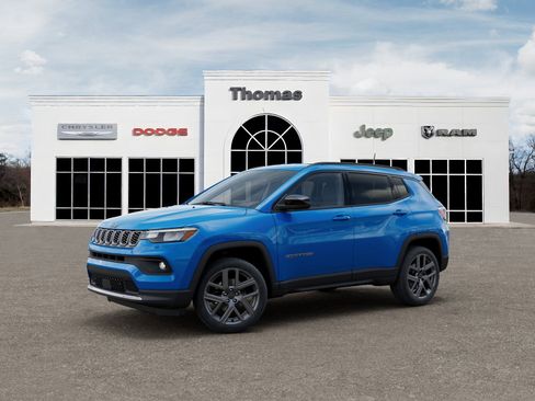 New 2026 Jeep Compass Latitude image 2