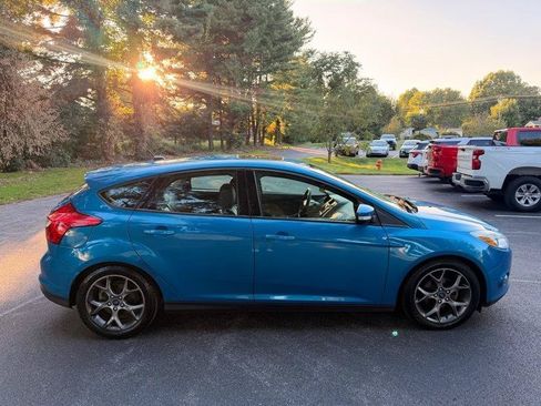 Used 2014 Ford Focus SE w/ Equipment Group 201A FWD image 5