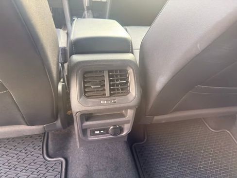 Used 2021 Volkswagen Tiguan SE R-Line image 22