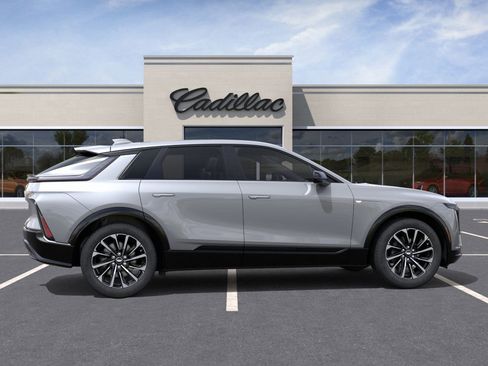 New 2025 Cadillac Lyriq Sport image 36