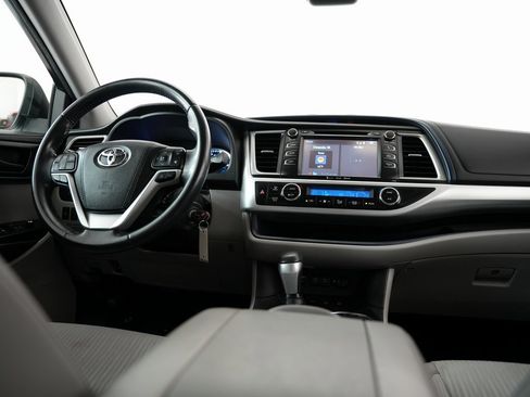 Used 2018 Toyota Highlander Plus image 10