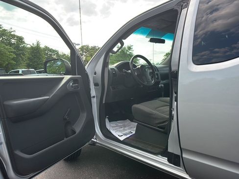 Used 2012 Nissan Frontier S w/ S Preferred Pkg RWD image 2