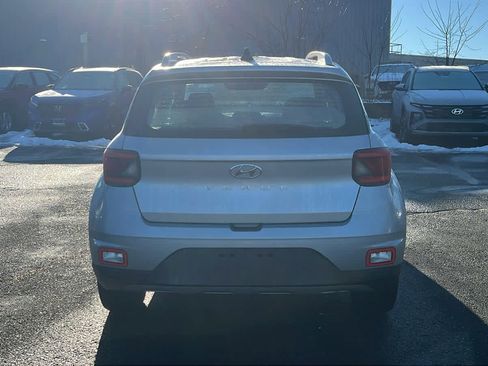 Used 2022 Hyundai Venue SEL w/ Cargo Package image 5