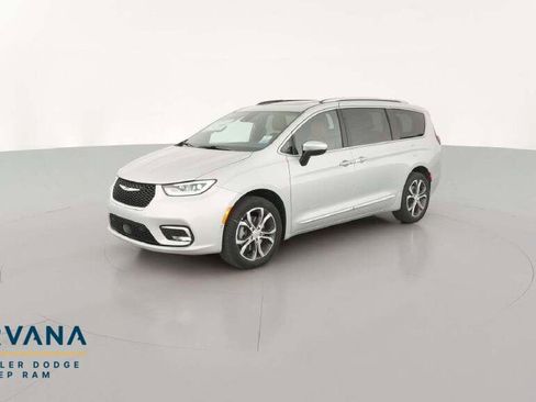 New 2026 Chrysler Pacifica Pinnacle image 1