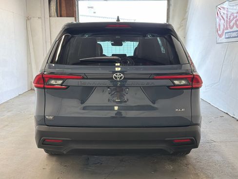 Used 2025 Toyota Grand Highlander FWD image 5