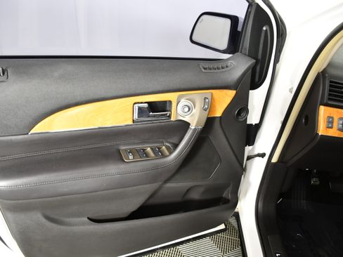 Used 2014 Lincoln MKX AWD w/ Equipment Group 102A image 35