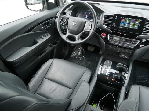 Used 2022 Honda Pilot Touring image 9