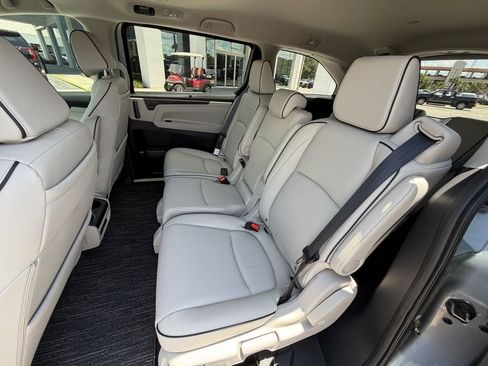 Used 2026 Honda Odyssey Touring image 13