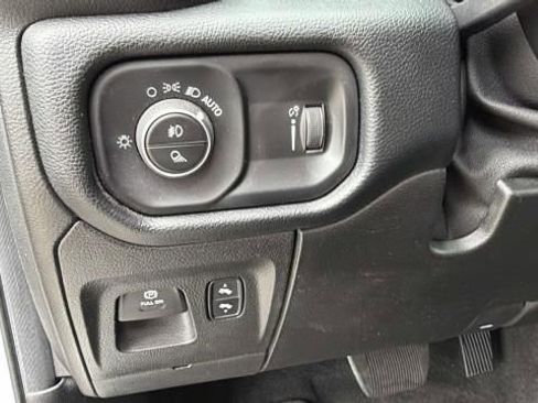 Used 2020 RAM 1500 Big Horn AWD/4WD image 10