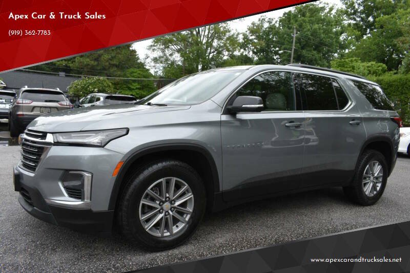 Used 2023 Chevrolet Traverse LT w/ LPO, Cargo Package AWD/4WD image 1
