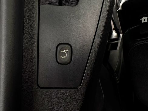 Used 2018 Dodge Grand Caravan SXT w/ Blacktop Package image 22