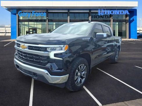 Used 2024 Chevrolet Silverado 1500 LT image 4