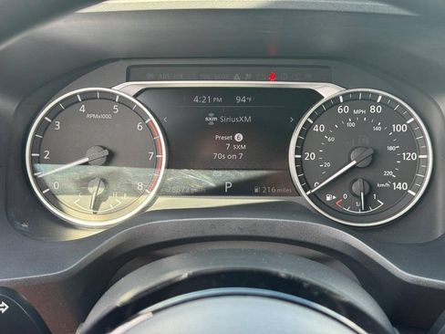 Used 2022 Nissan Rogue SV AWD/4WD image 23