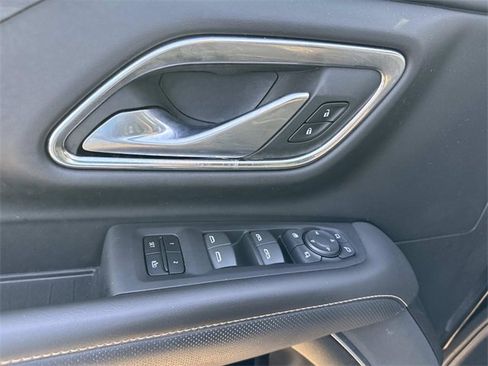 Used 2022 GMC Yukon SLT w/ SLT Premium Package image 20