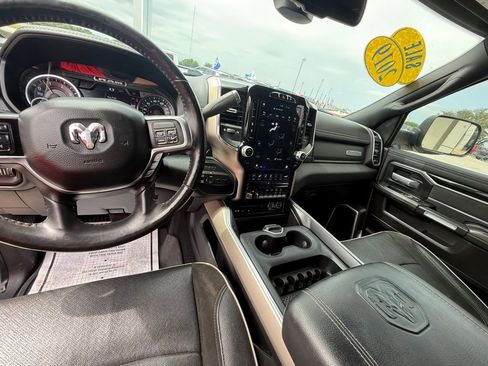 Used 2019 RAM 2500 Laramie w/ Black Appearance Package AWD/4WD image 16