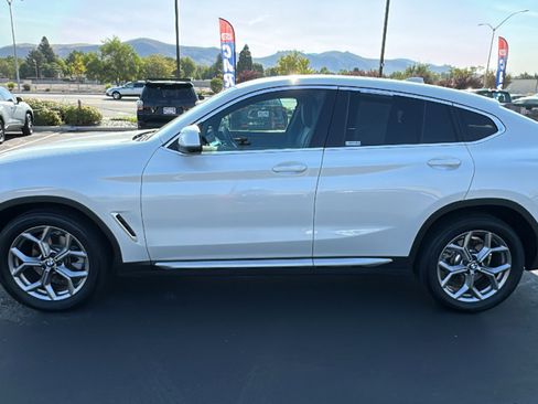 Used 2025 BMW X4 xDrive30i w/ Premium Package image 6