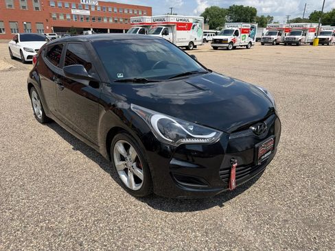 Used 2013 Hyundai Veloster FWD image 8