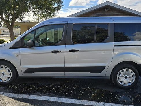 Used 2017 Ford Transit Connect XL image 2