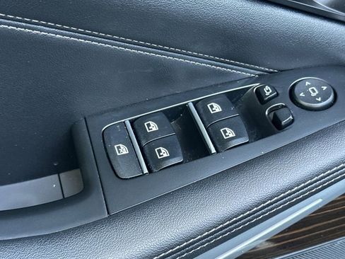 Used 2023 BMW X5 sDrive40i w/ M Sport Package image 11