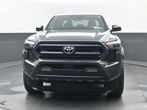 Used 2025 Toyota Tacoma SR5 AWD/4WD image 19