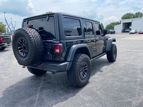 Used 2023 Jeep Wrangler Unlimited Rubicon w/ Cold Weather Group AWD/4WD image 5