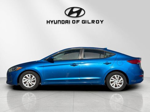 Used 2017 Hyundai Elantra SE FWD image 2