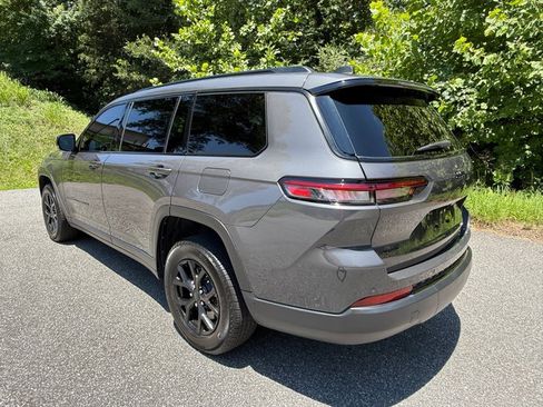 Used 2024 Jeep Grand Cherokee L Laredo AWD/4WD image 8