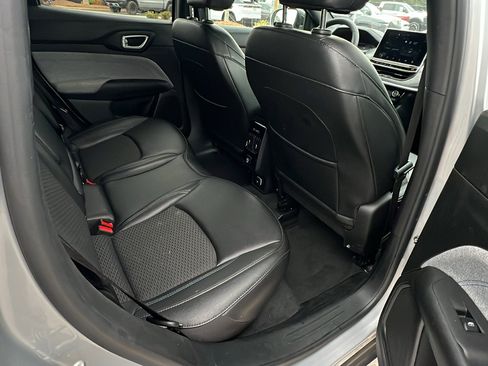 Used 2024 Jeep Compass Latitude image 21